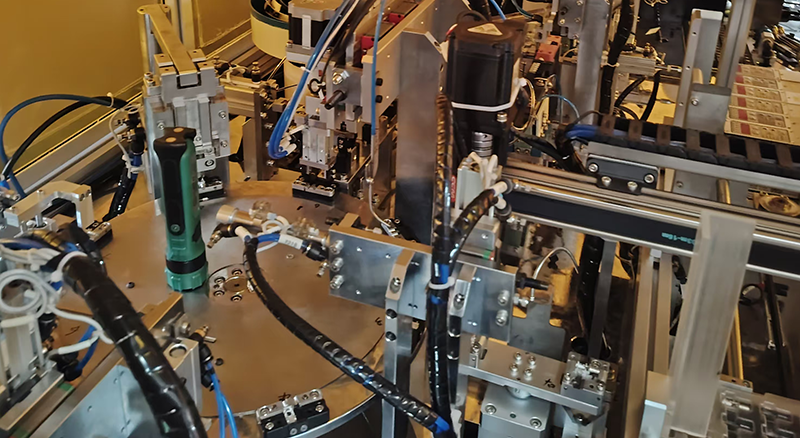 多工站组装机器设备设计思路及性能特点